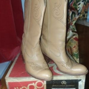 Dingo cowboots Canyon Gold in original box